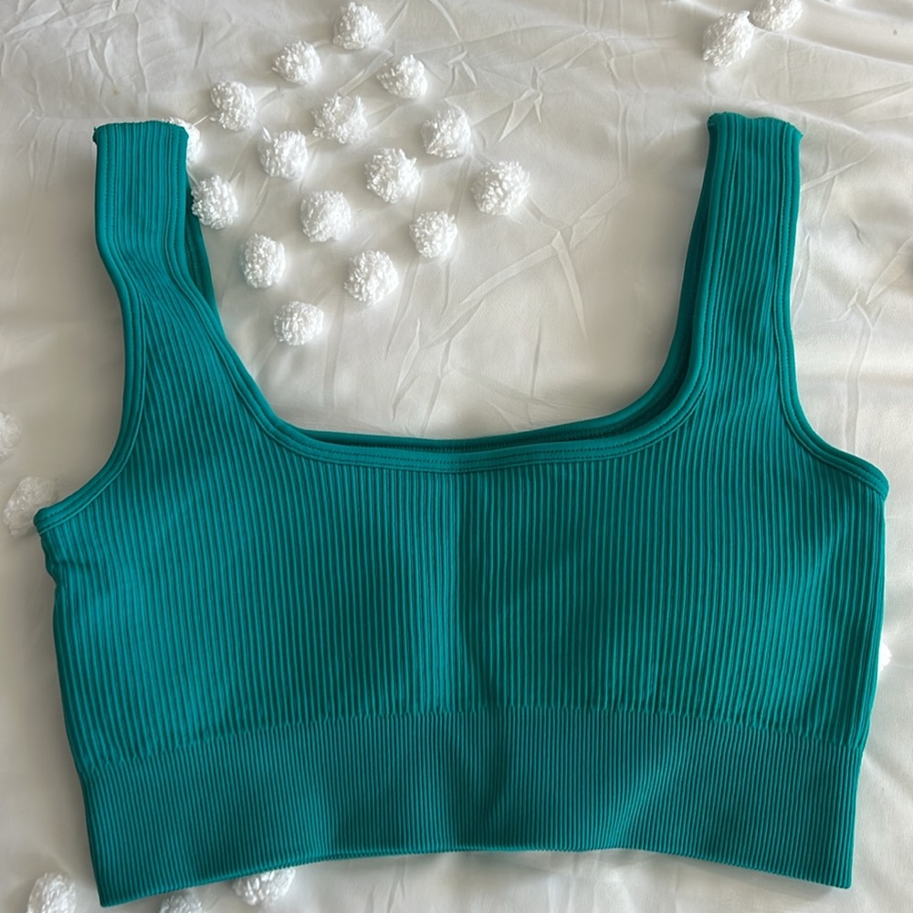 OQQ Medium Sports Bra - Picture 2 of 3